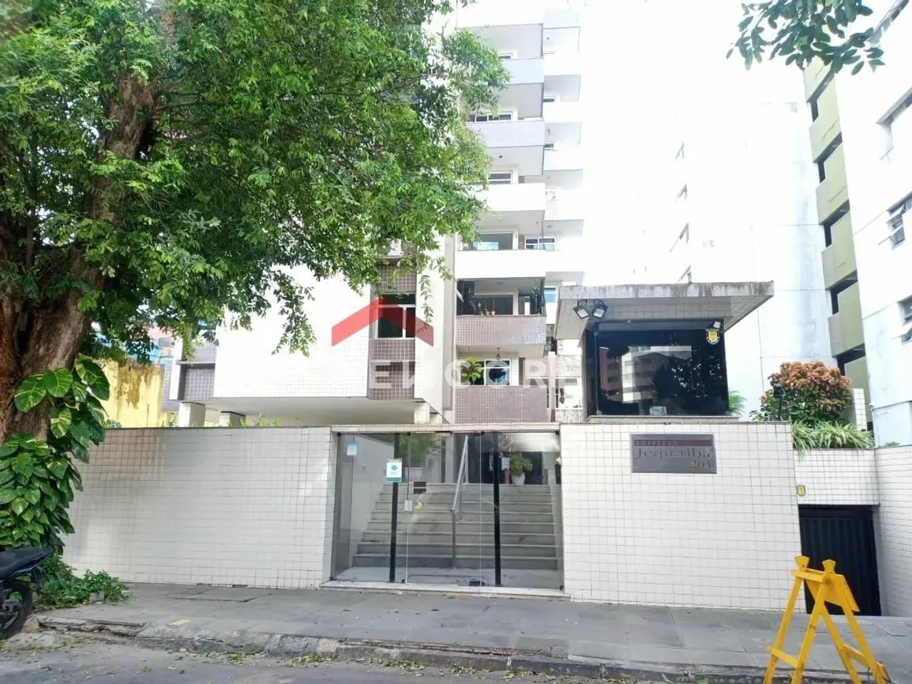 Apartamento em Rua da Amizade - Graças - Recife/PE