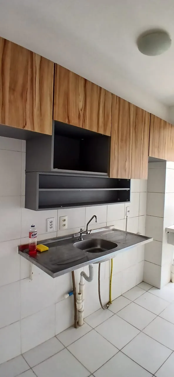 Alugo Costa Araçagy com projetados na cozinha