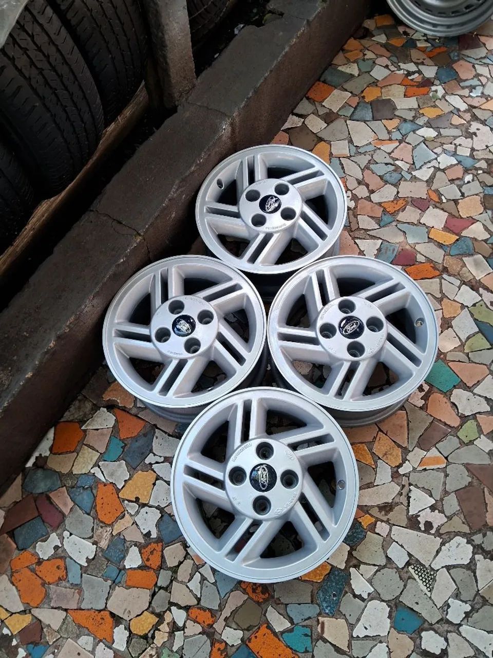 Jogo de rodas de liga leve aro 14/4 furos originais Ford Escort XR3 e outros outros 