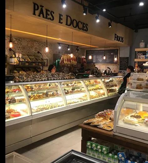 Padaria Regiao  de Itapecirica  instalações Luxo