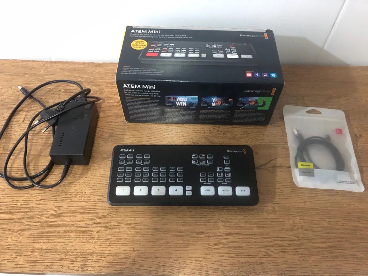 Atem Mini - Blackmagic - Acessórios para Câmeras e Filmadoras