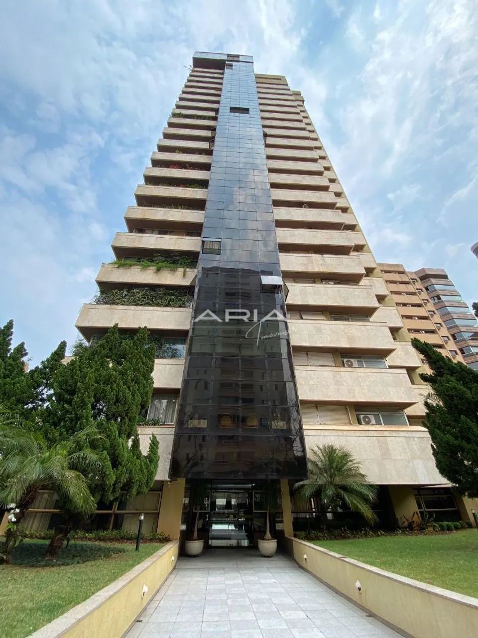 Apartamento alto padrão à venda, com 405m² e 5 quartos no Centro de Londrina/PR - Foto 3