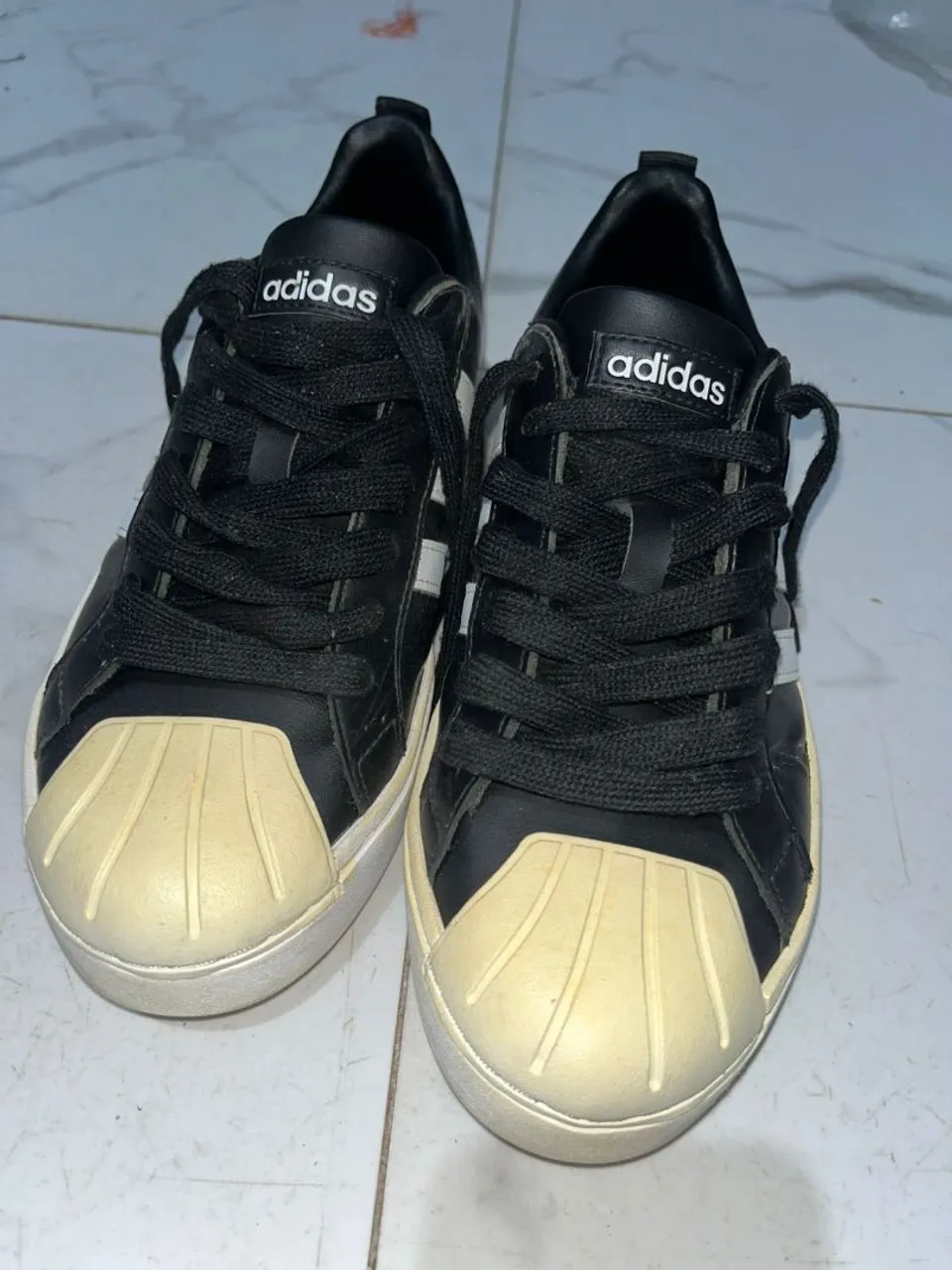 Adidas Superstar Preto com Bico Bege