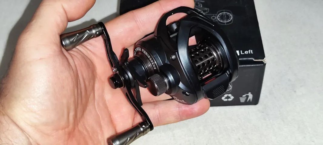 Carretilha BFS M8 Fishing Fans - Manivela Esquerda Leve - Foto 4