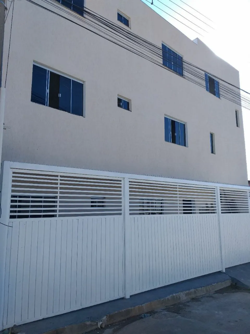 Alugo ap de 3q sem garagem na Qr 425 samambaia norte 