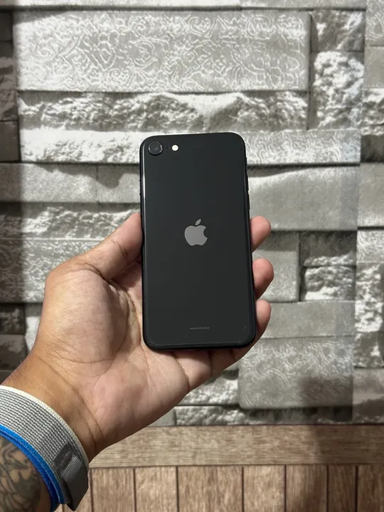 Iphone SE 2020 128gb Preto - R$1090,00 ou em até 12x no cartão 