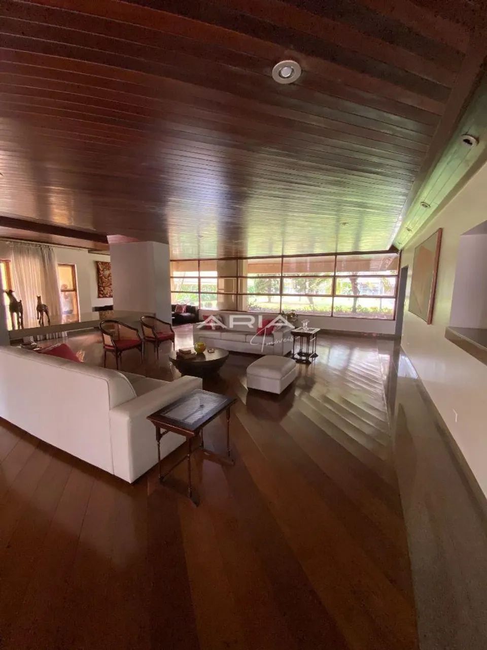Apartamento alto padrão à venda, com 405m² e 5 quartos no Centro de Londrina/PR