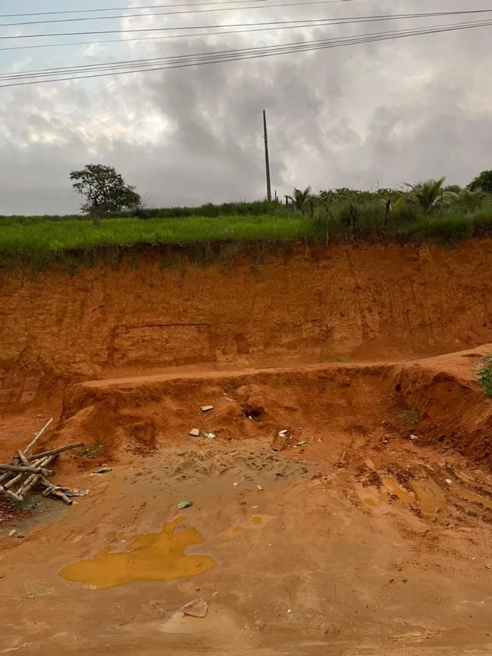 Vende-se um terreno no Bairro Piranema - Cariacica