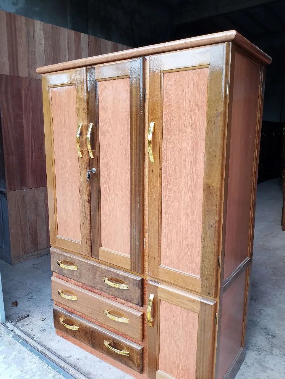 GUARDA ROUPA DE 3 PORTAS NOVO  - Foto 3
