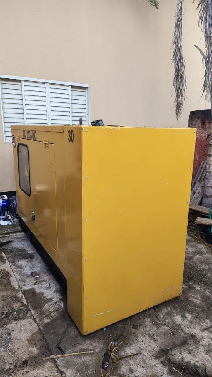 Gerador Elétrico Caterpillar 34KVA