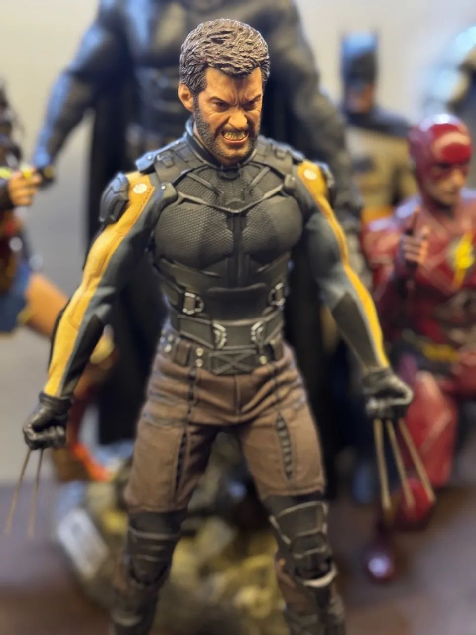 Wolverine hot Toys 1/6 dias de um futuro - Foto 6