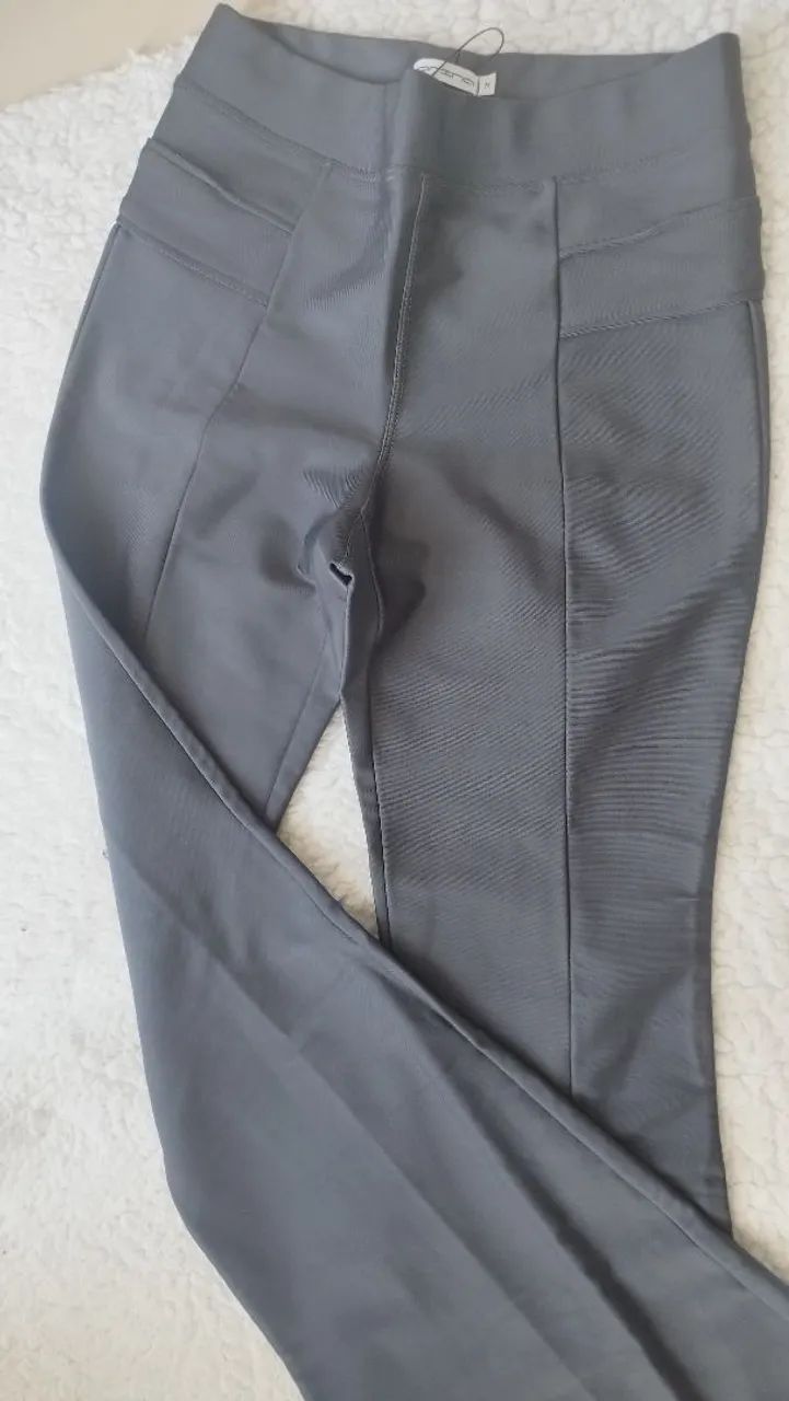 Calça Flare Prada cinza chumbo  - Foto 2