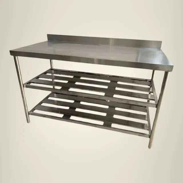 Bancada de Inox 1,10m com 2 Prateleiras Inferiores - Lisa ou Gradeada