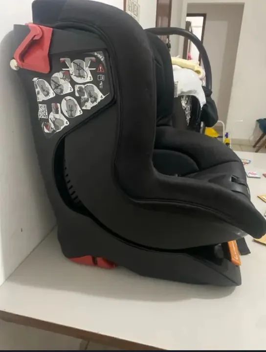 Vendo ou troco cadeira automóvel Chico - Foto 2