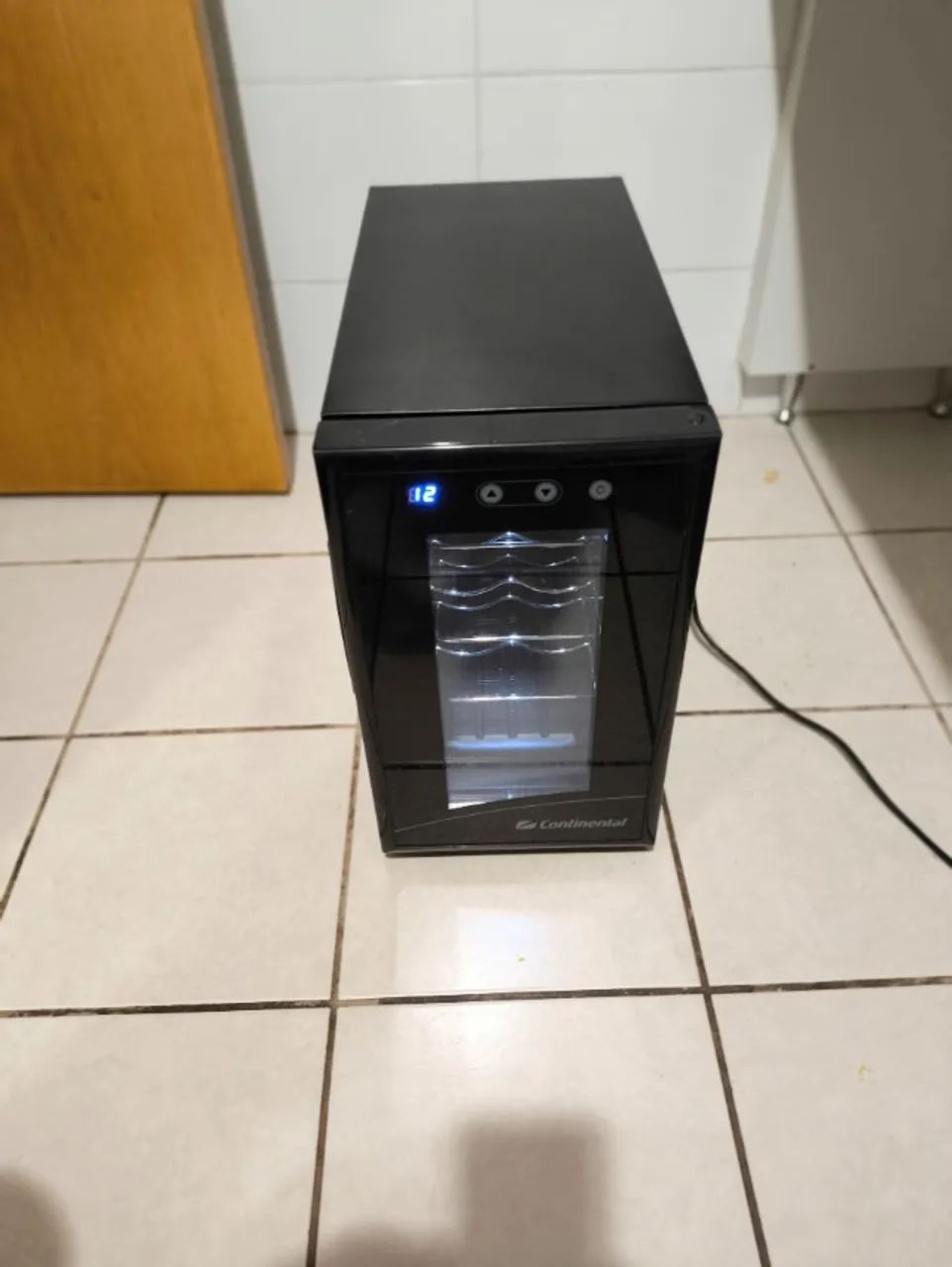 Adega climatizada para vinhos - Continental - 6 Garrafas