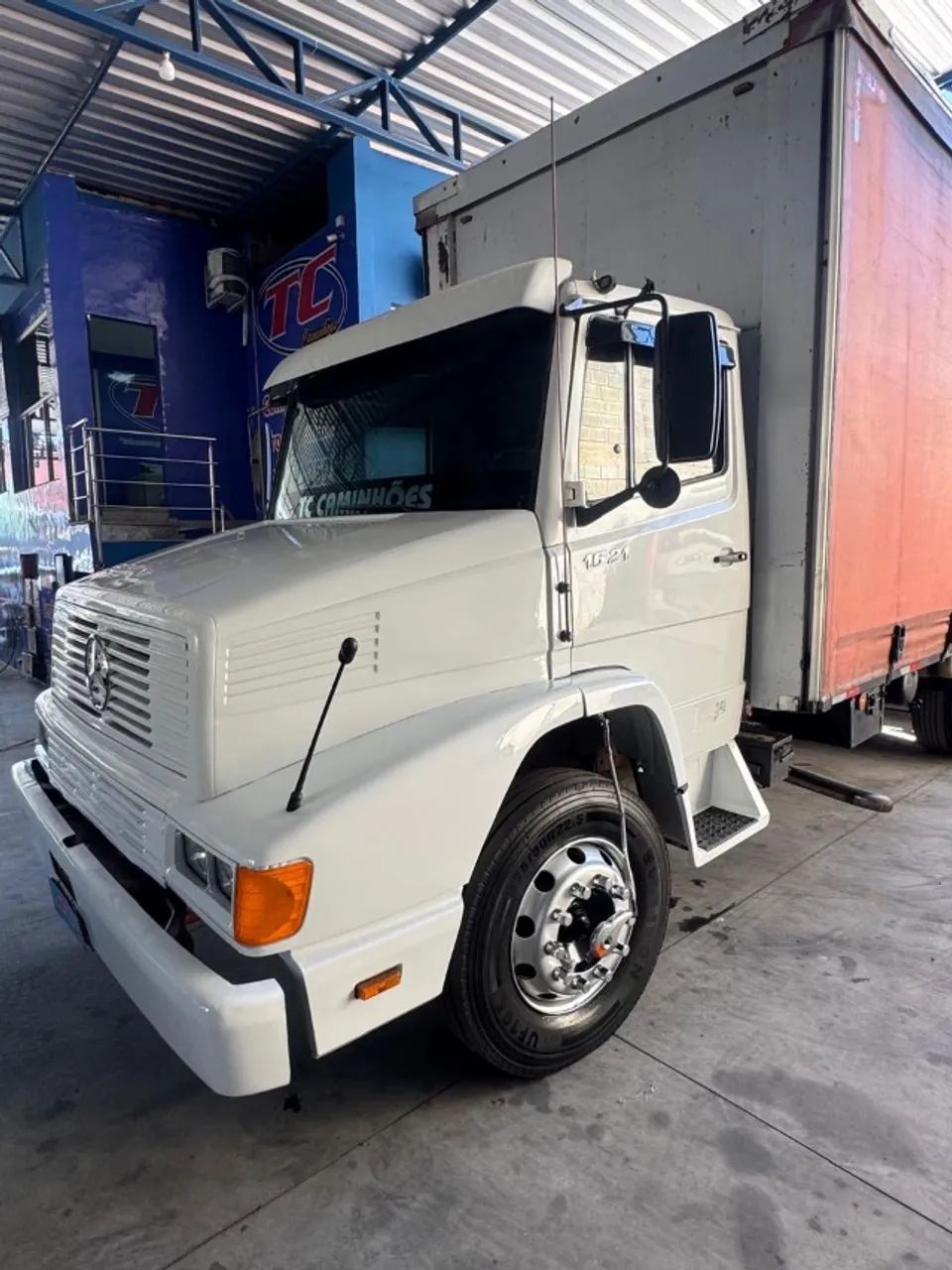 Mercedes Benz 1621 - Baú Sider - Foto 8
