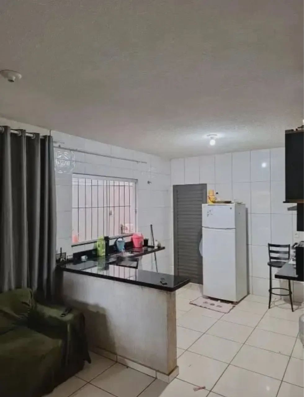 Vendo casa com quintal em Nova Carapina, negocio entrada! Serra-ES - Foto 2