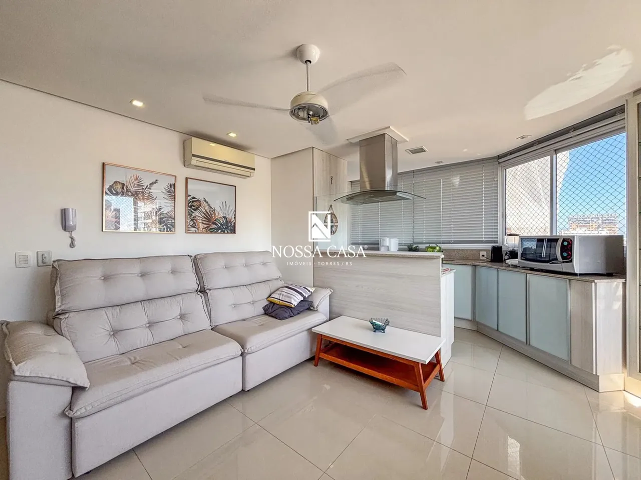 Apartamento de 2 quartos, no centro de Torres/RS.