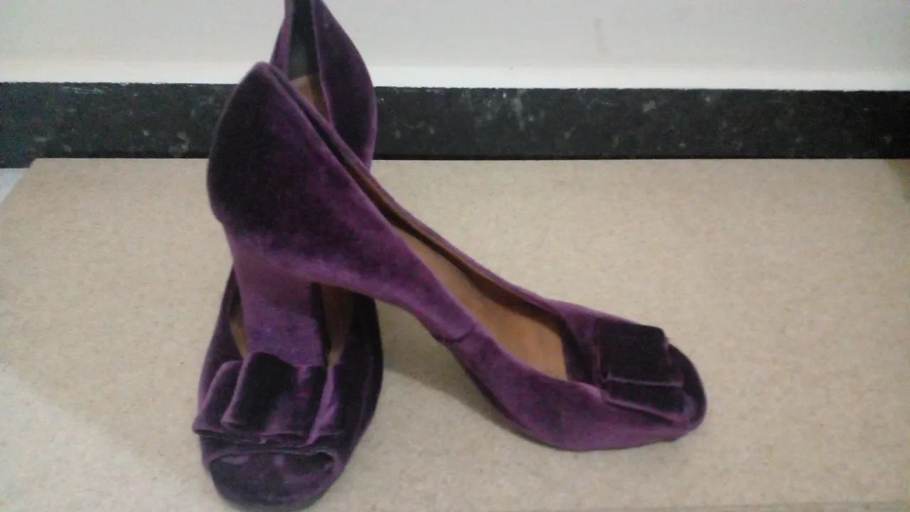 Sapatos de Veludo Roxo