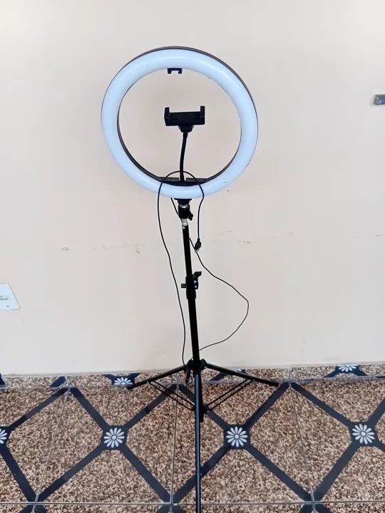 Tripé com luminária. - Foto 6