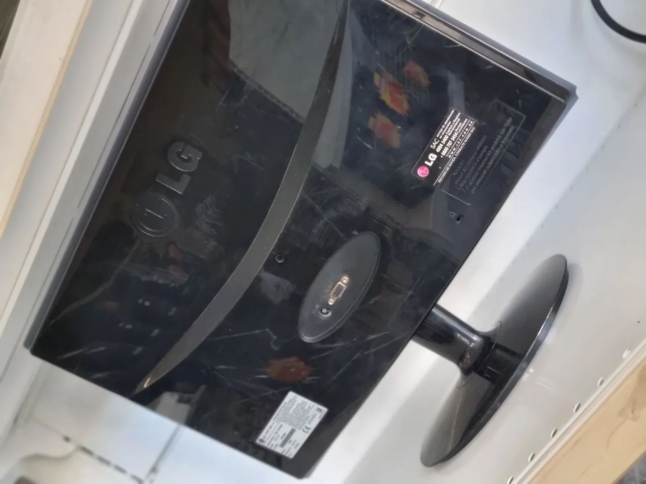 Monitor LG Flatron E1940 19 Polegadas Widescreen Acompanha Fonte de Alimentação  - Foto 4