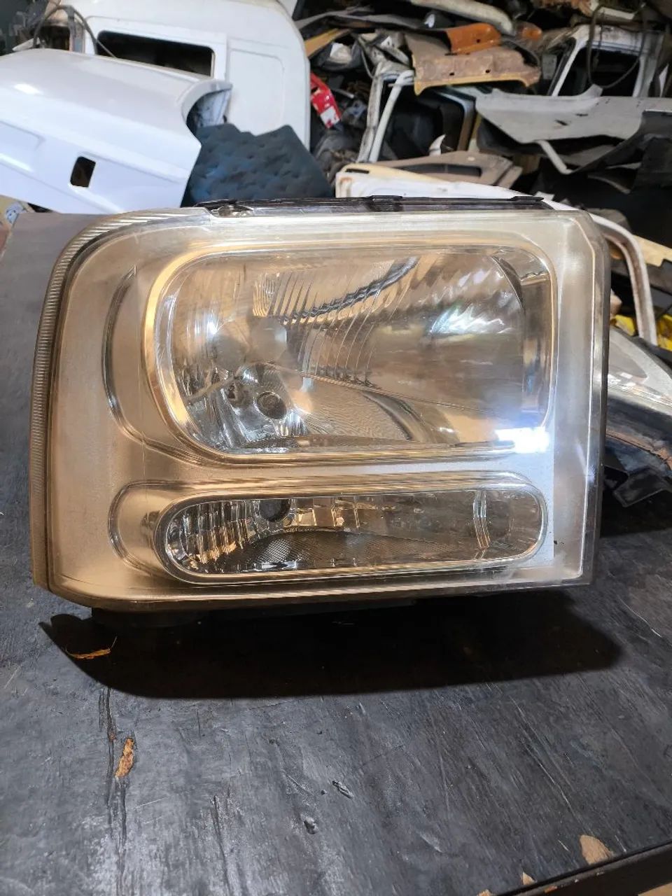 FAROL FORD F250 2008 - LADO DIREITO