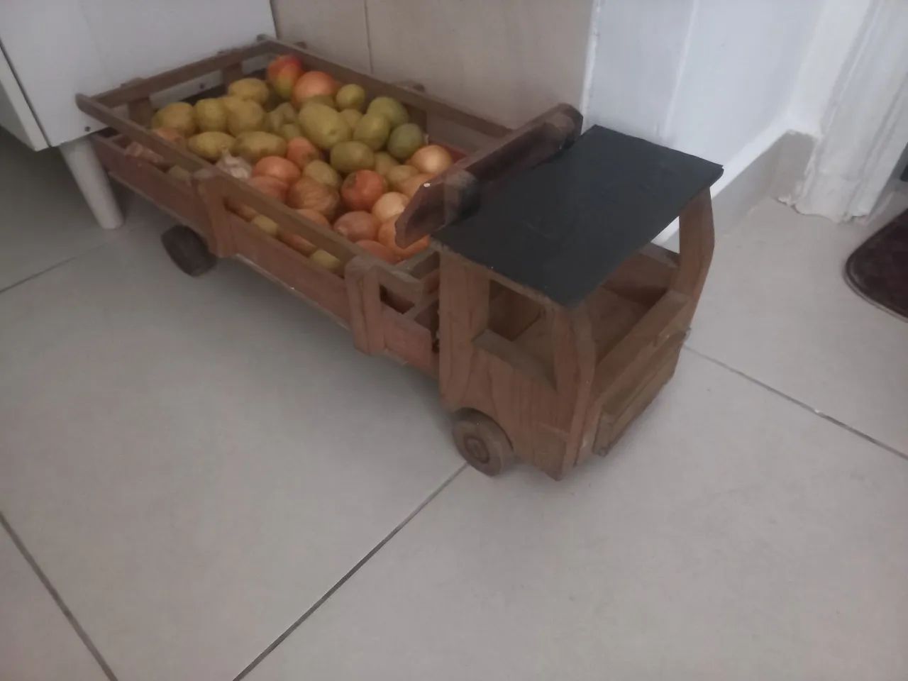 Caminhão de Madeira