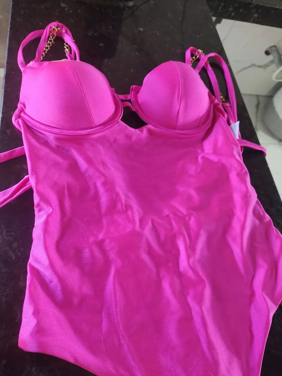 Body Rosa com Detalhes Dourados