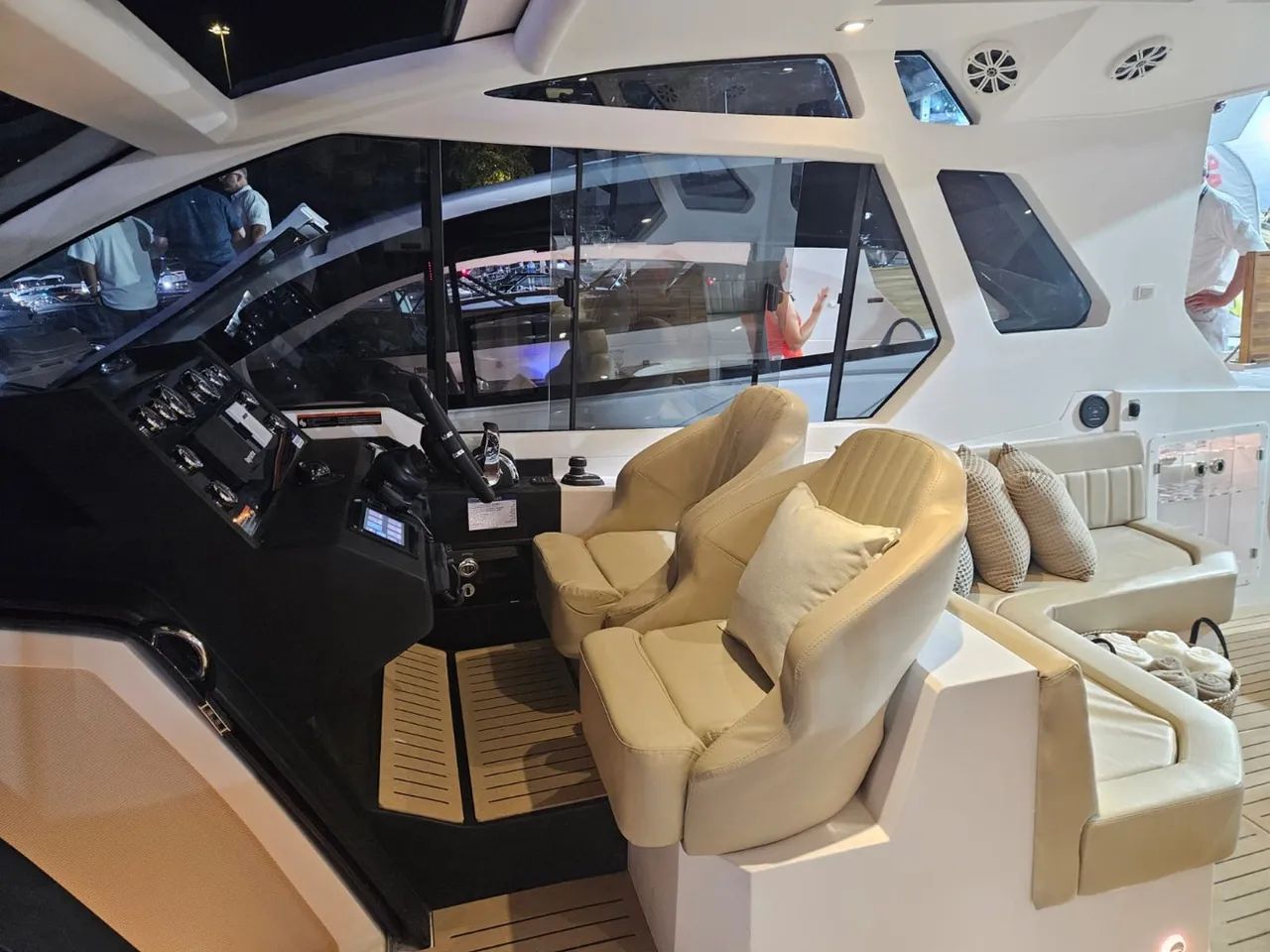 Aluguel de lancha e passeio para ilha de areia vermelha com saída da praia do jacaré  - Foto 4