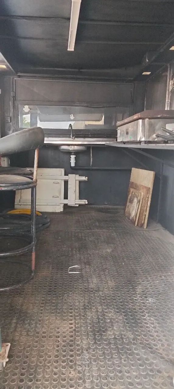 Trailler64292686627202121