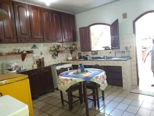 Vendo casa de 4/4 na Sacramenta. - Foto 2