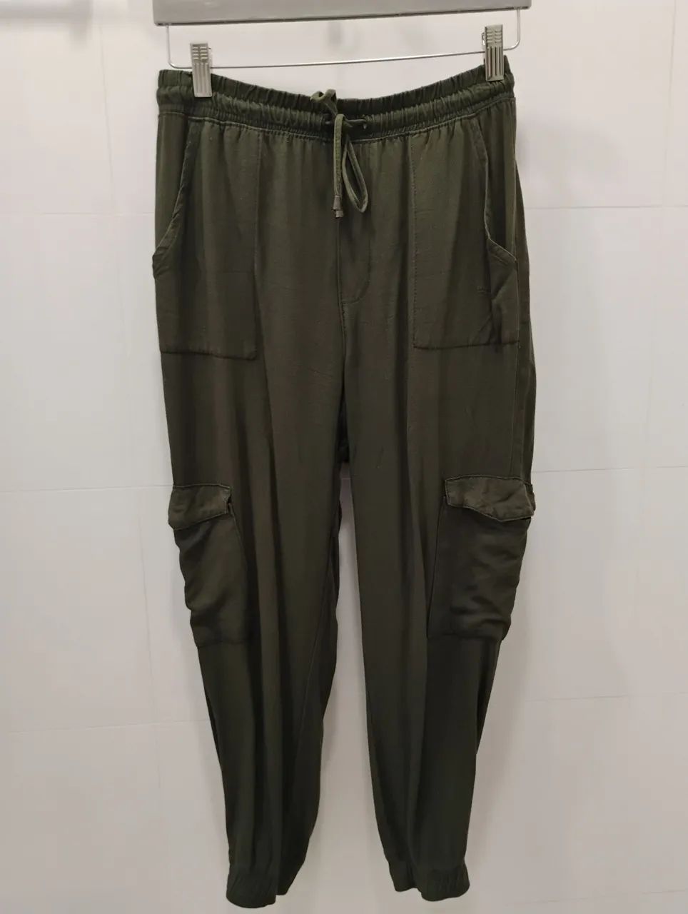 Calça Feminina Cargo Jogger verde militar