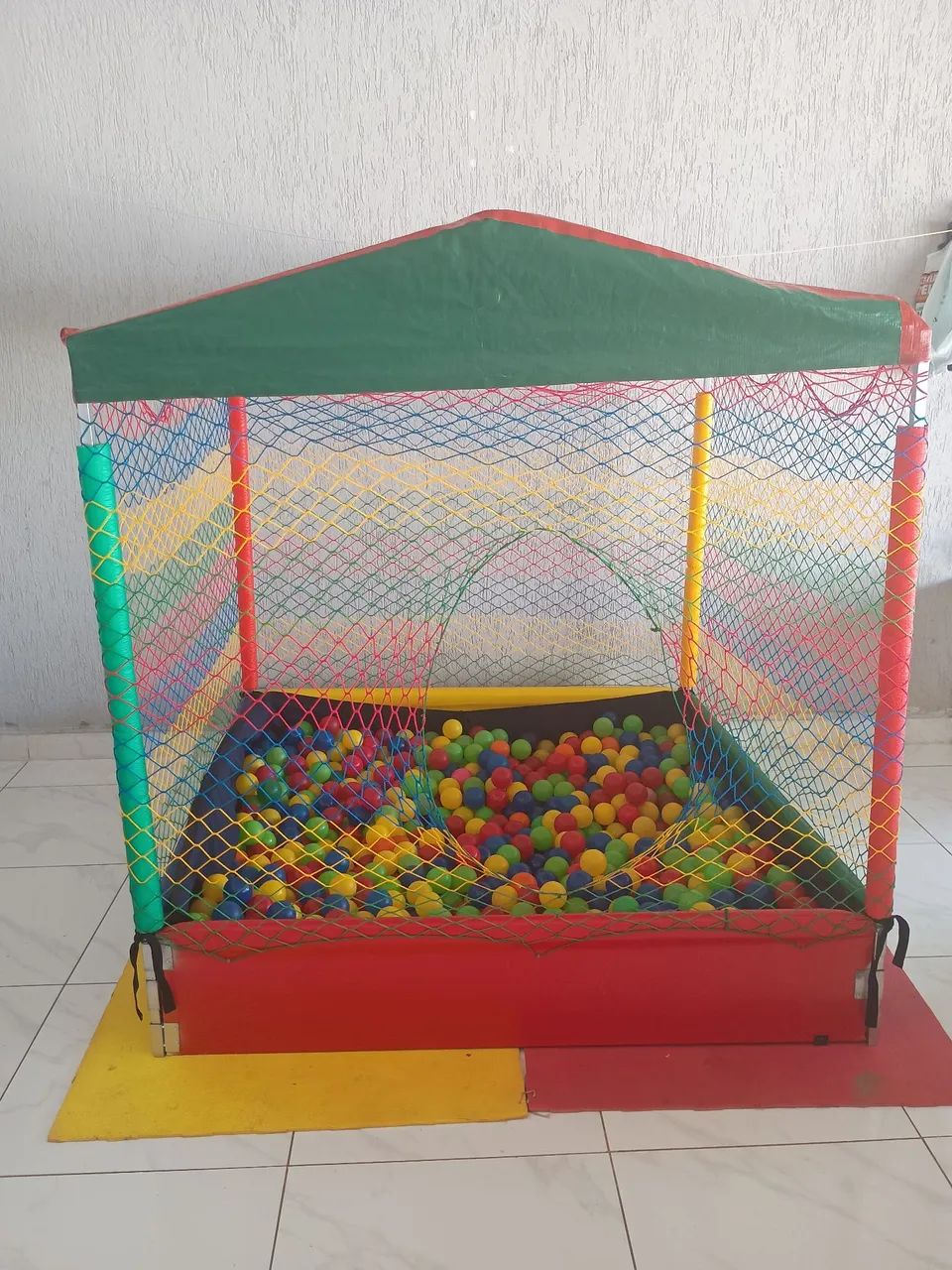 Aluguel de pula-pula e piscina de bolinhas e máquina de algodão doce  - Foto 4