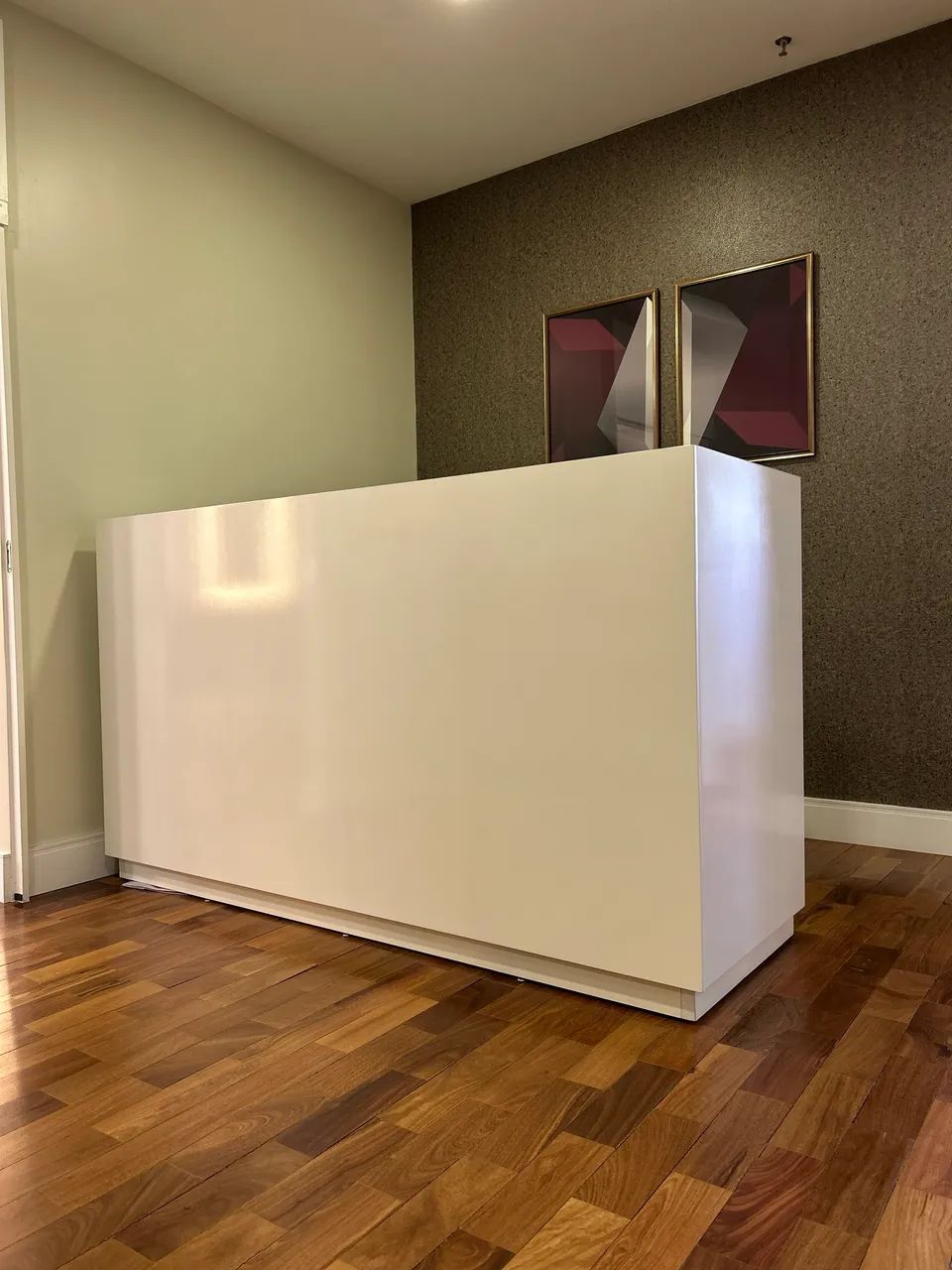 Balcão Recepção em laca branco 2,10m2
