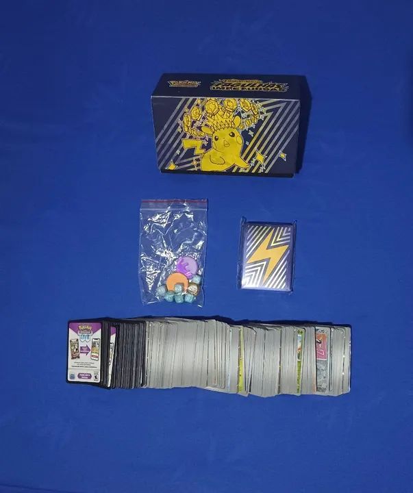 1 Caixa de ETB Vazia ( Fagulhas Impetuosas  + Acessórios e Cartas )