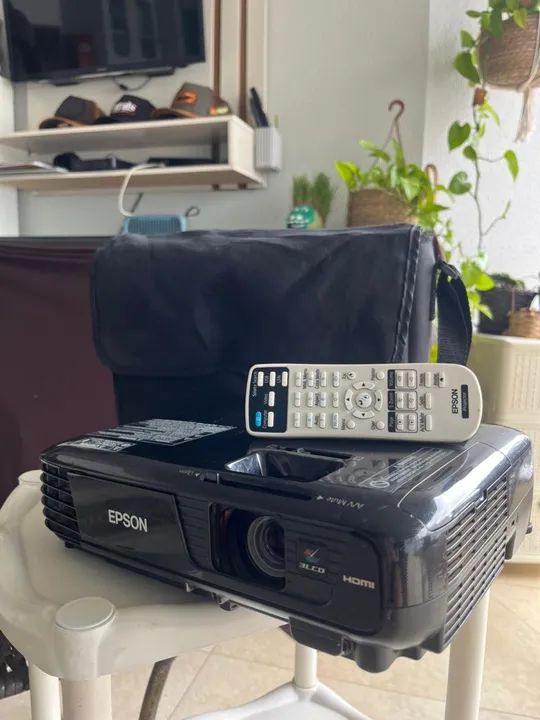 Projetor Epson com controle remoto