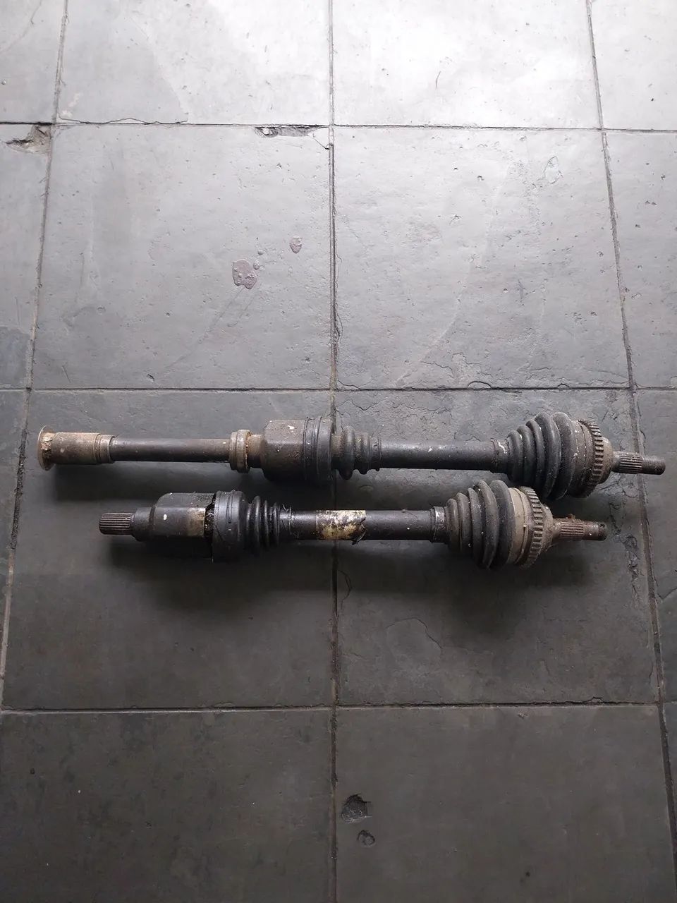 VENDO SEMI EIXO PEUGEOT 207 AUTOMÁTICO,  DIREITO E ESQUERDO