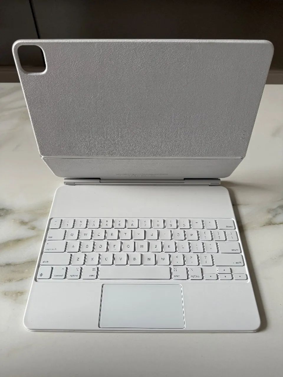 p*a様 Magic Keyboard ホワイト iPad Pro12.9インチ Magic Keyboard Apple iPad Pro 12,9”, 5ª Geração, Branco - MJQL3BZ