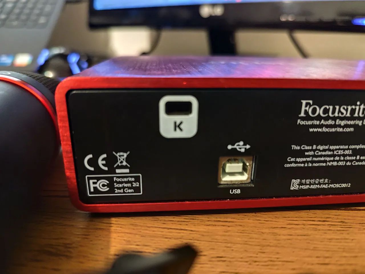 Interface de áudio Focusrite + Microfone - Foto 6