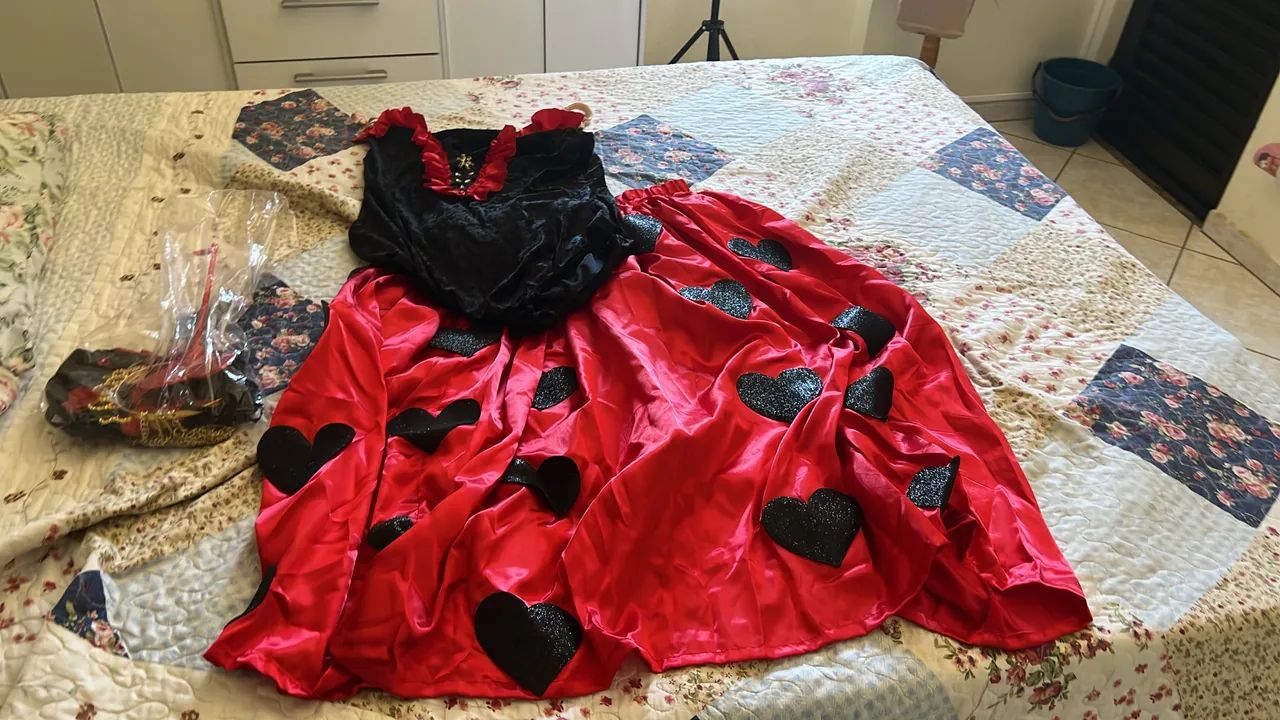 Cosplay Rainha de copas/Rainha vermelha da Disney - Foto 2