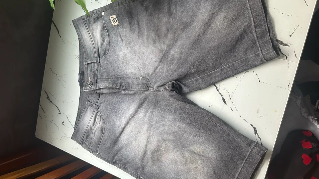 Bermuda jeans masculina marca Hang louse  - Foto 2