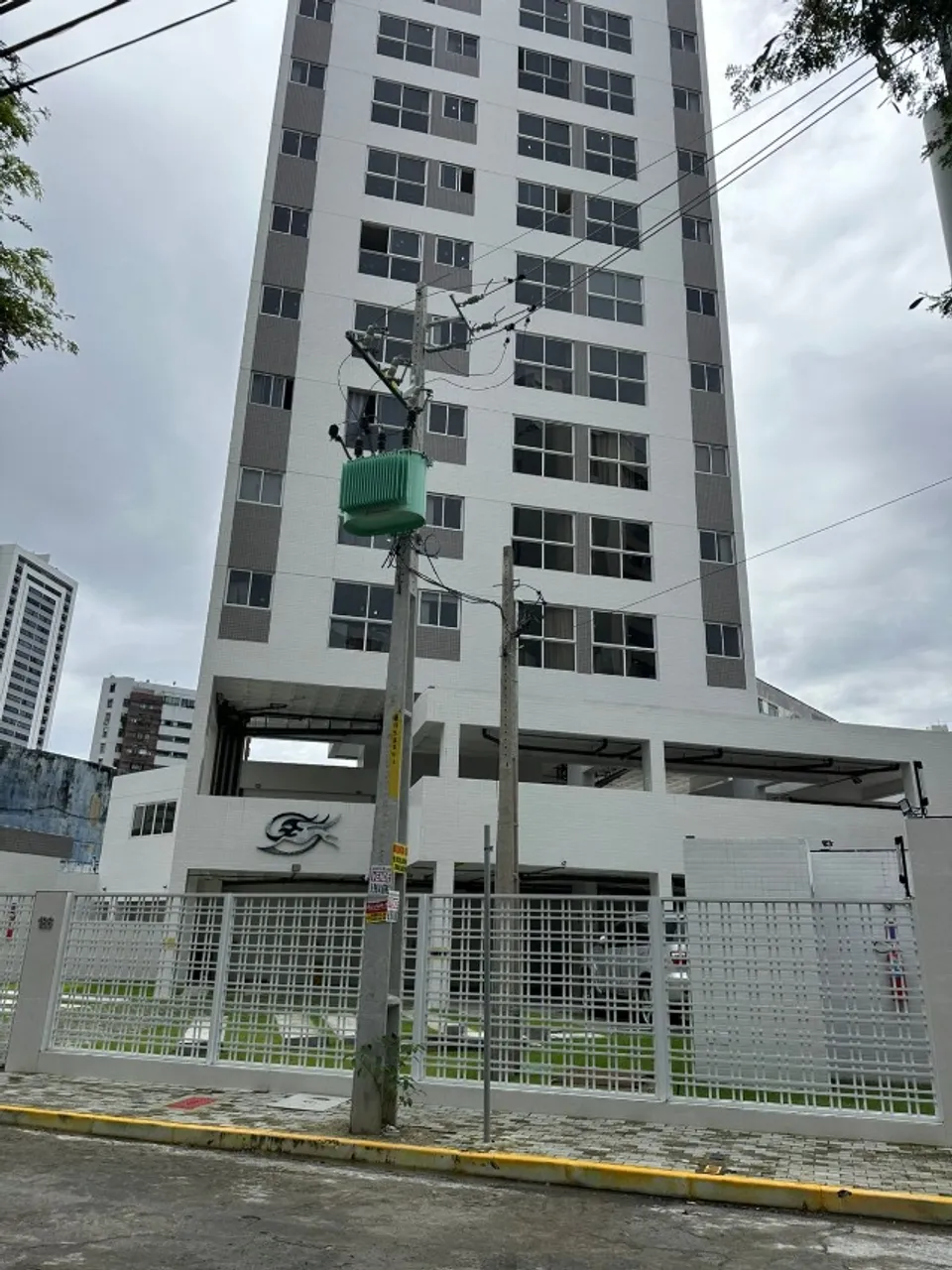 Alugo Apartamento / Eduardo Alves / Graças