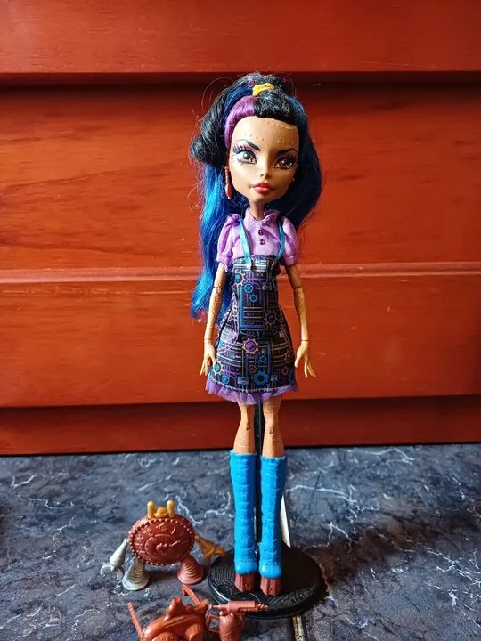 Boneca Monster High Robecca Steam - Art class