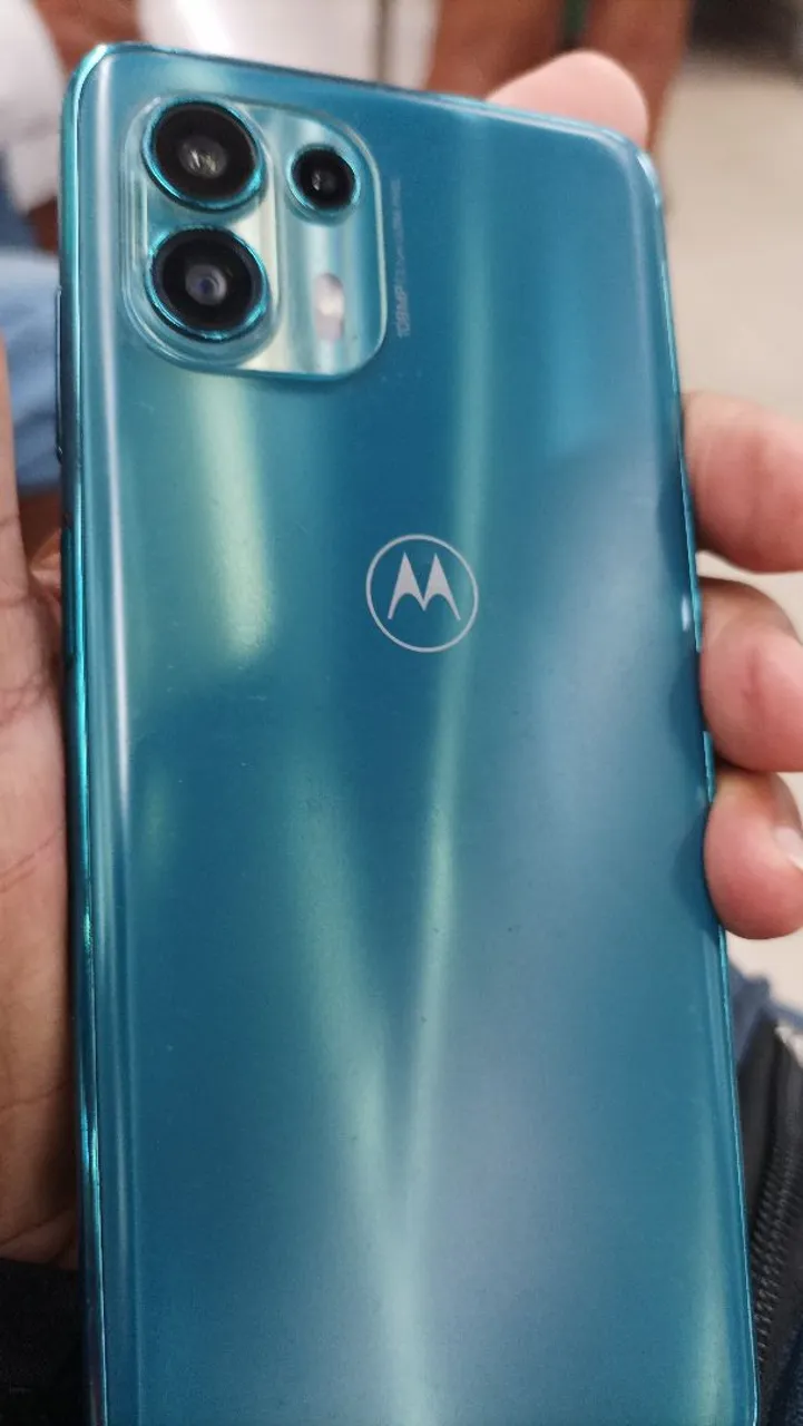Moto edge 20