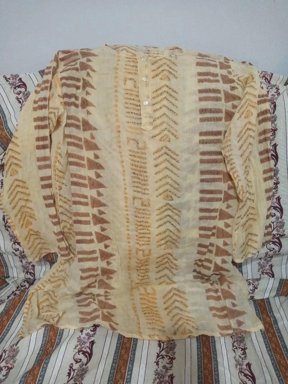 Bata Amarela Estampada