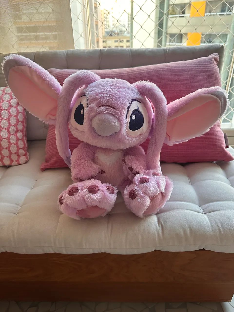 PELÚCIA DISNEY STITCH ROSA BIG FEET 30CM