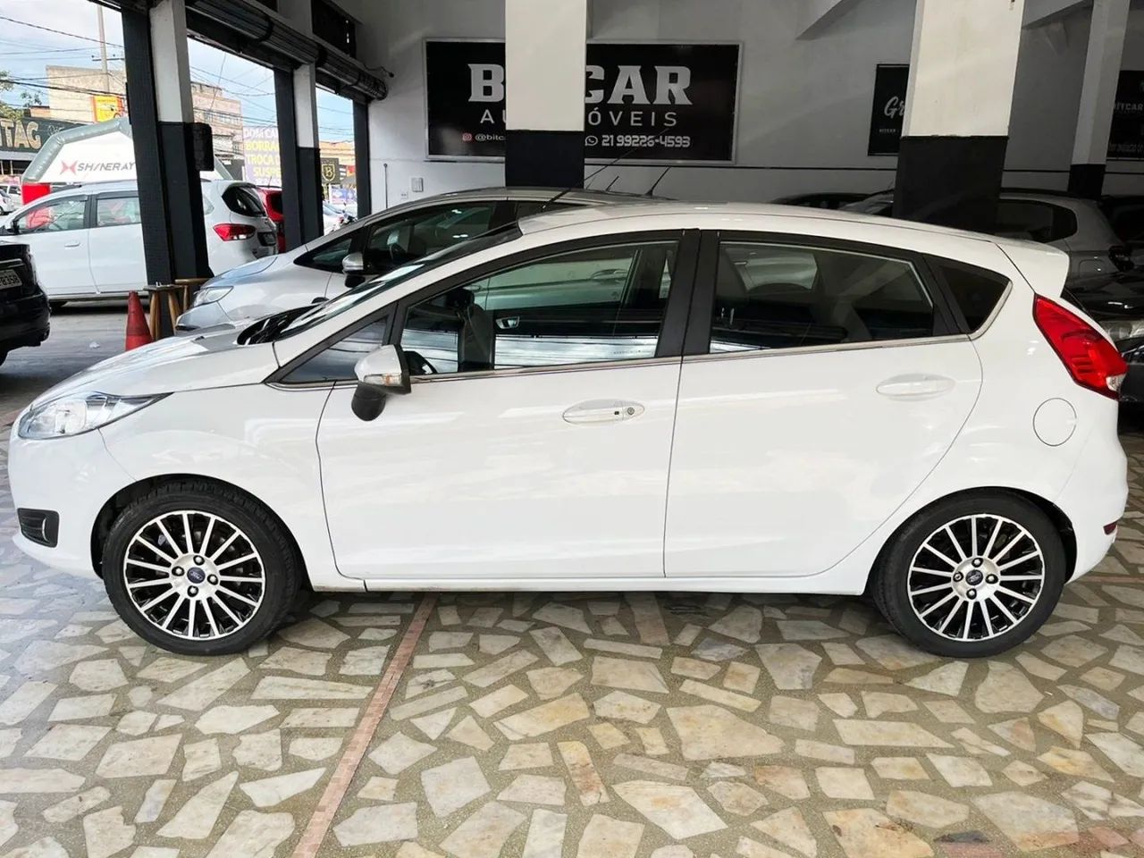 Fiesta Titanium 1.6 Hatch flex 2016 carro possue manual e chave reserva - Foto 4