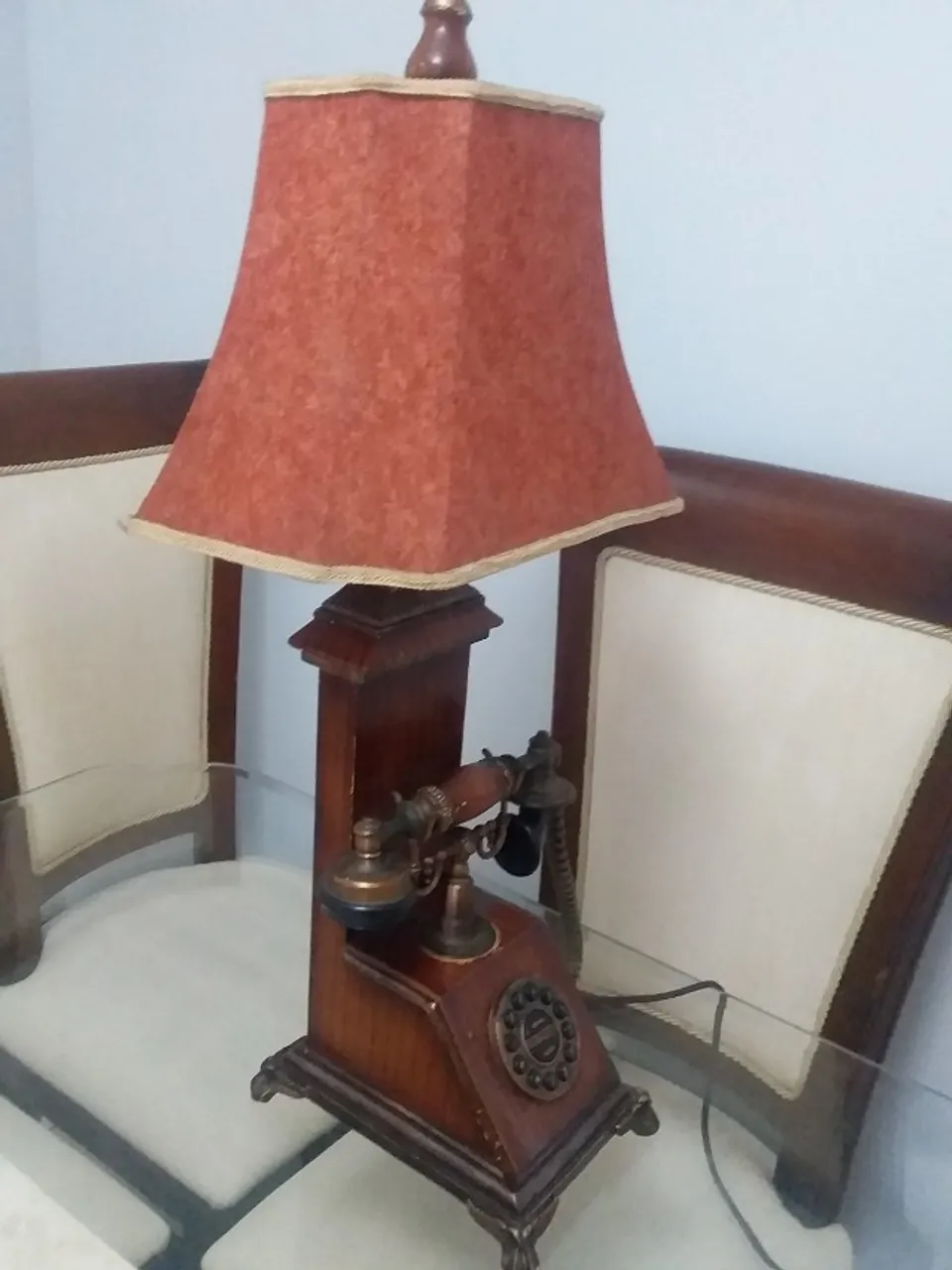 Telefone com abajur