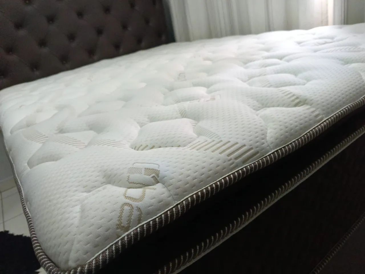 Cama queen size com colchão d33 - Foto 2