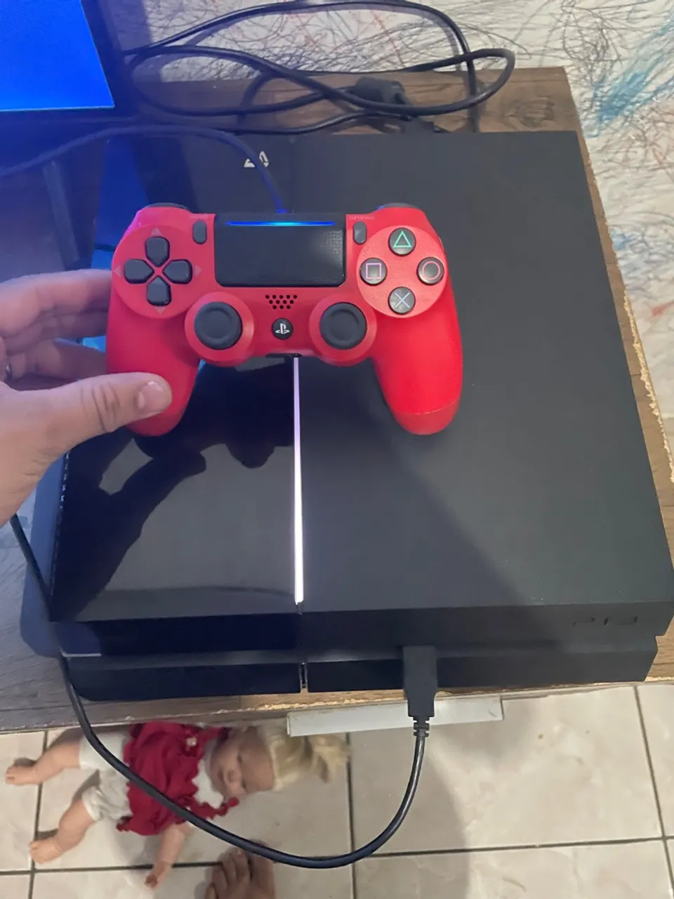 Playstation 4 com Controle e jogo